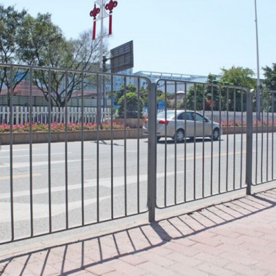 深圳福田区公路护栏厂家 路中间灰色隔离护栏单价 人行道边防护栏杆