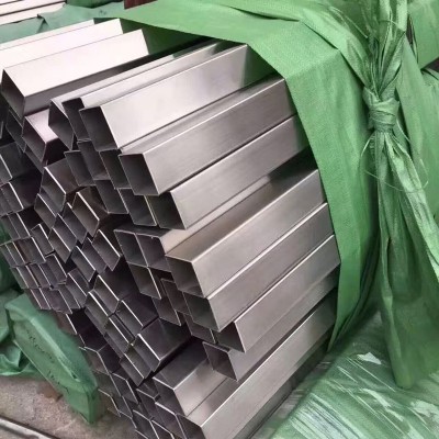 現(xiàn)貨直銷304不銹鋼拉絲方管 304不銹鋼亮面方管工業(yè)方管價格優(yōu)